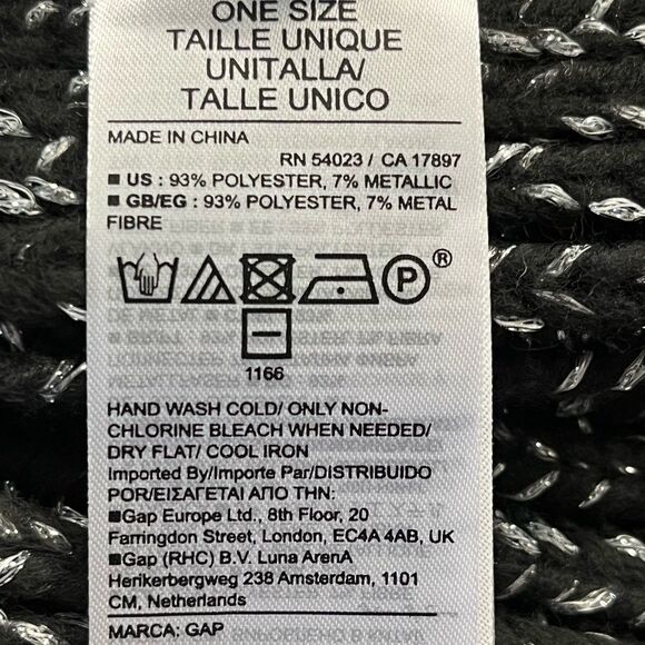 Gap 2PC Hat & Scarf Set - Picture 4 of 5